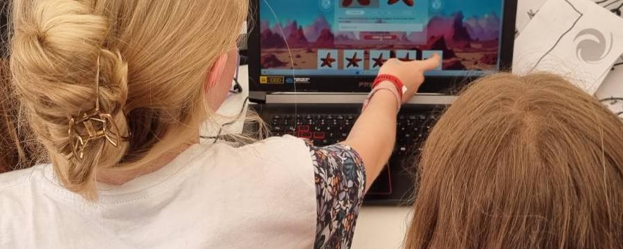 Kids working on their Mars-Utopia